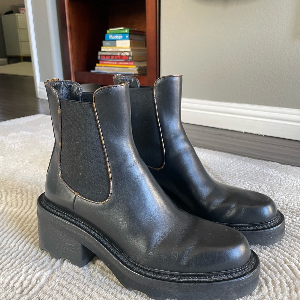 Louis Vuitton Black Leather Heeled Boots
